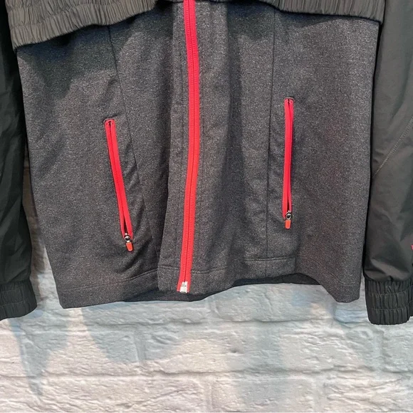 The North Face Women’s Medium Grey & Pink Sanctuary Wind Breaker Jacket - Picture 10 of 12